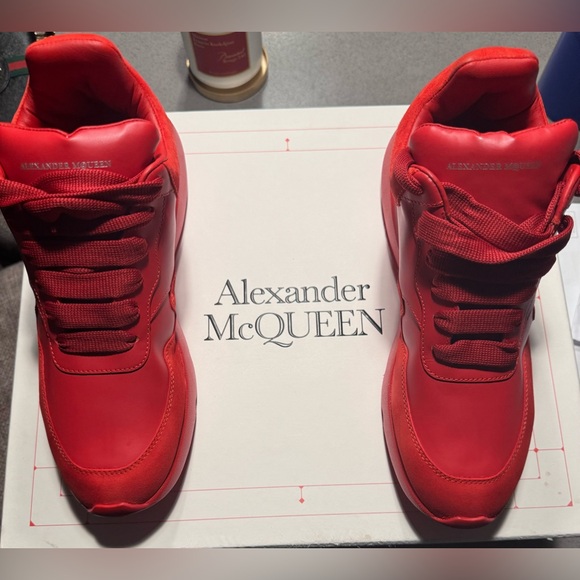 “New” Alexander McQueen Daim Velour/larry (Red) - Picture 1 of 10
